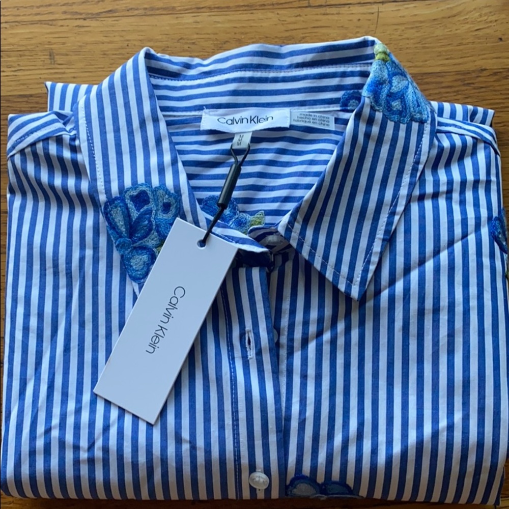 Calvin Klein button down shirt. - Picture 5 of 5